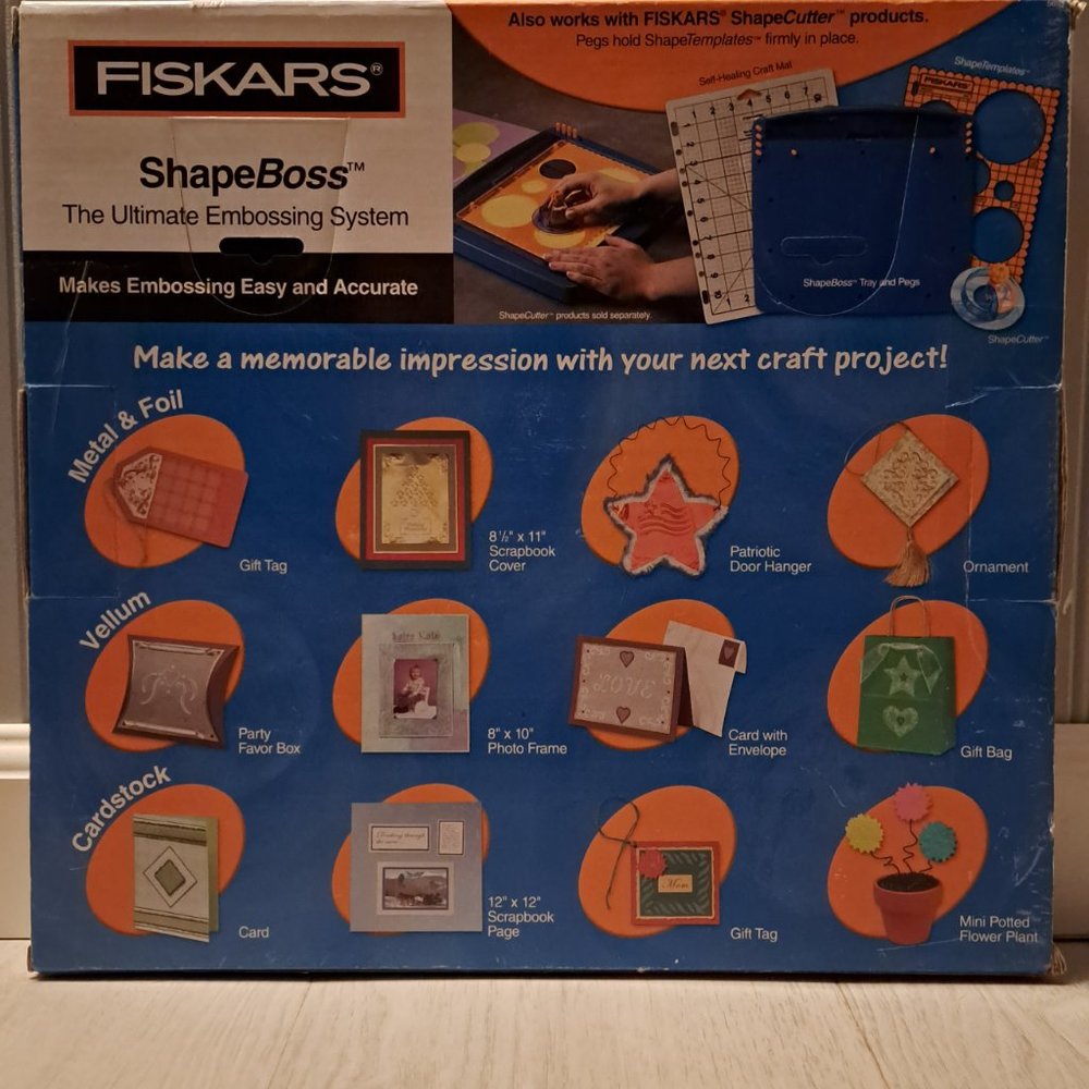 Fiskars ShapeBoss Embossing System - Picture 2 of 3
